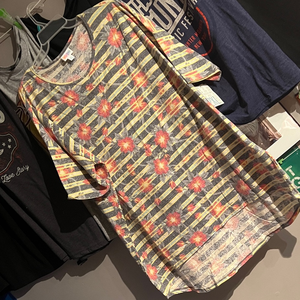 Lularoe Irma shirt